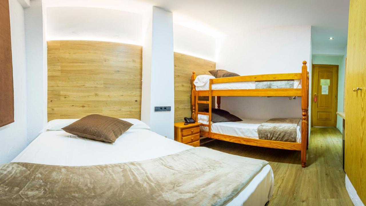 Hotel Les Neus ปาสเดลากาซา ภายนอก รูปภาพ