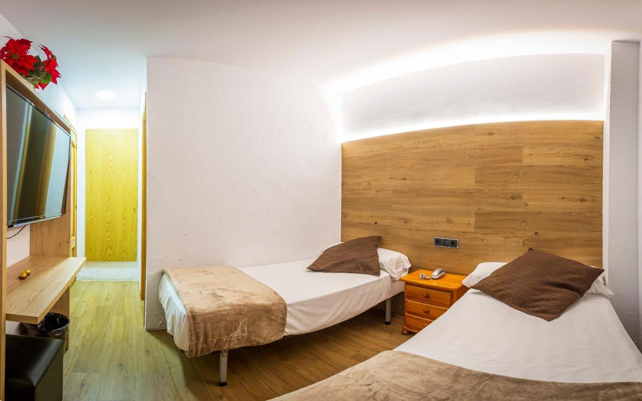 Hotel Les Neus ปาสเดลากาซา ภายนอก รูปภาพ