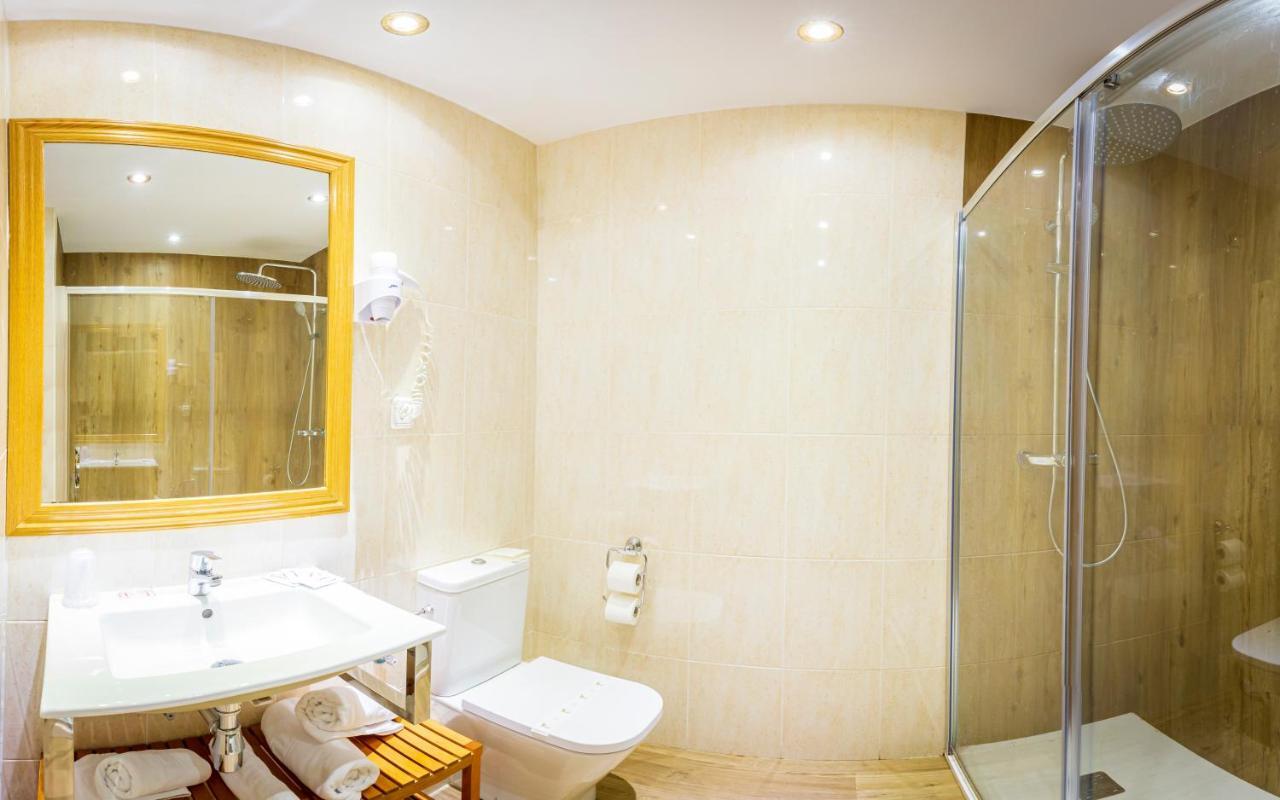 Hotel Les Neus ปาสเดลากาซา ภายนอก รูปภาพ